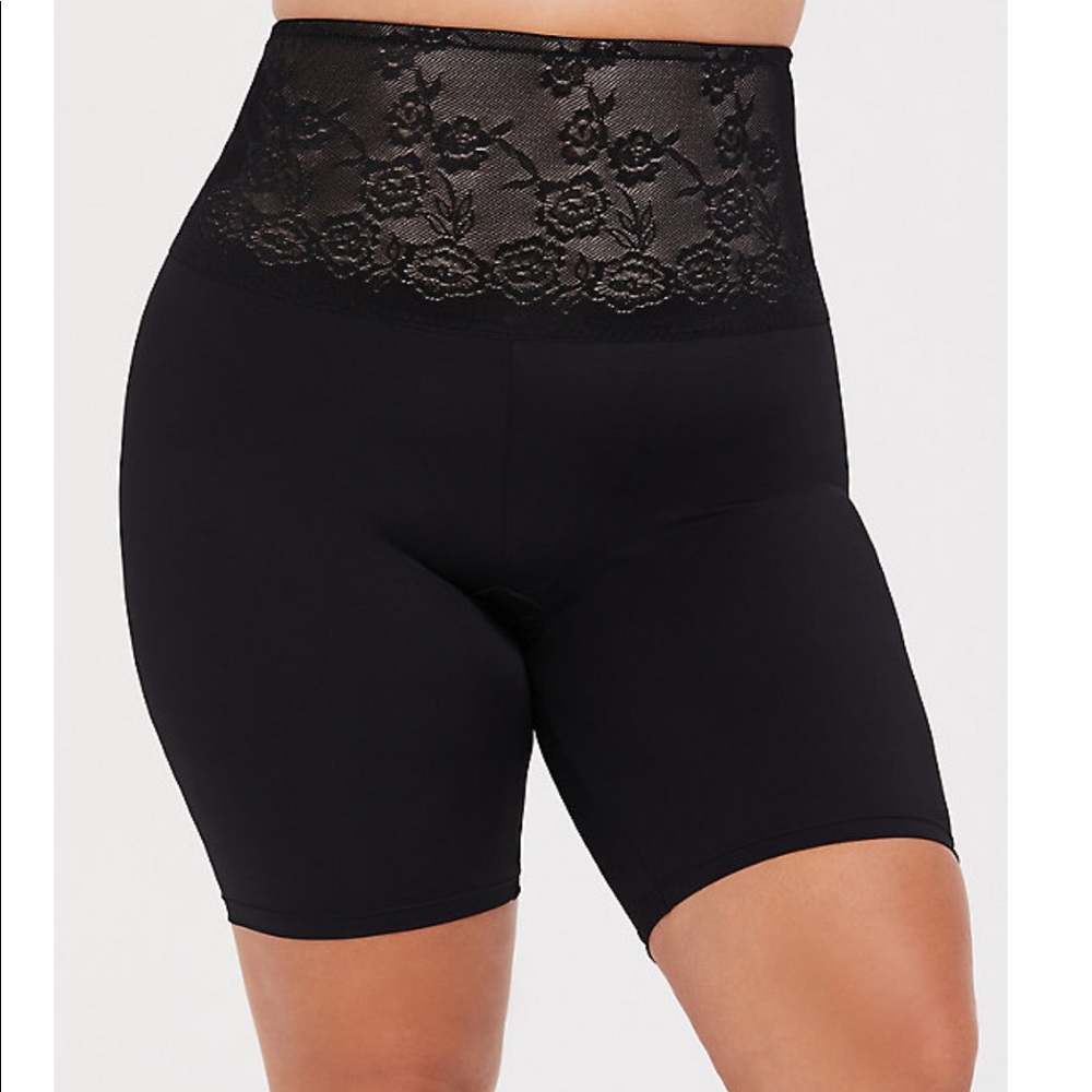 Torrid high waist sexy smoothing shorts 2x NWT